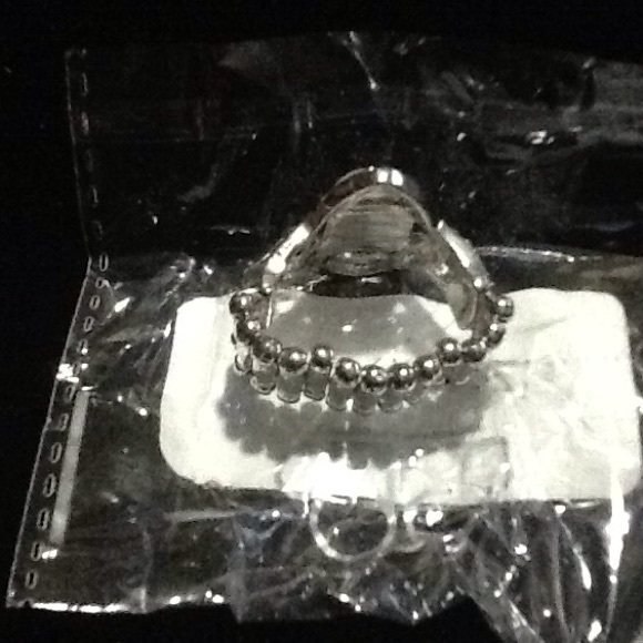 Ring - Picture 2 of 2